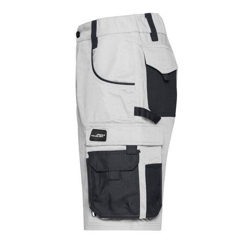Weisse/Graue Arbeitsshorts aus Polyester-Baumwoll-Mischgewebe mit mehreren Taschen.