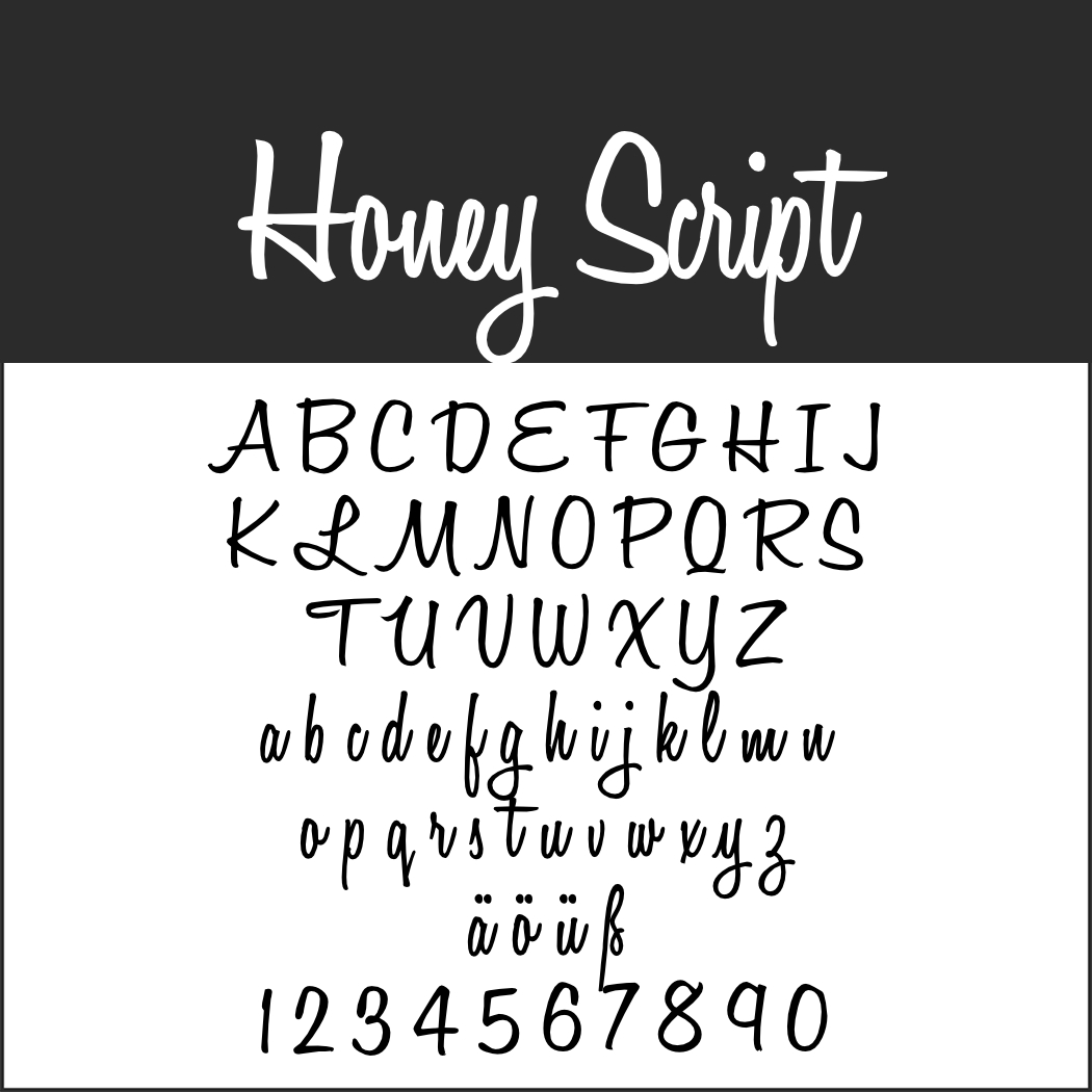 Das Bild zeigt den Schönschrift-Stil mit der Schreibschrift „Honey Script“. Es zeigt Großbuchstaben A-Z, Kleinbuchstaben a-z, Sonderzeichen ä, ö, ü, ß und die Zahlen 0-9 in eleganter handgeschriebener Form auf einem makellos weißen Hintergrund.