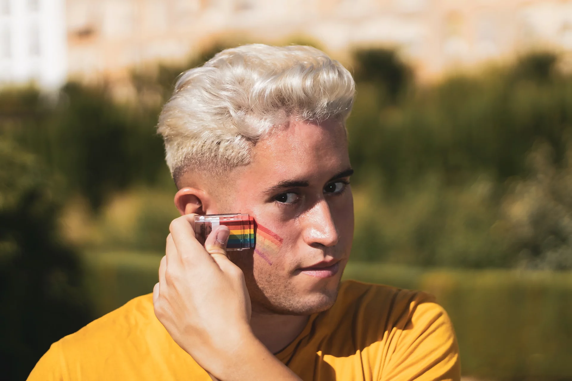 Fanschminke, Fan schminkt sich, Pride Flag